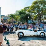 Corrado Lopresto et son épouse au volant de l’Alfa Romeo 6C 1750GS Aprile défile devant le public de Saint-Jean-Cap-Légendes édition 2015