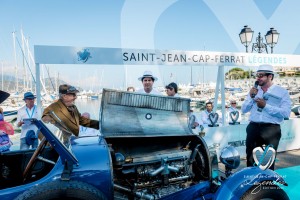 Présentation des mécaniques de la Bugatti Type 43 à Saint-Jean-Cap-Légendes édition 2015 - Concours et Exposition de voitures de collection