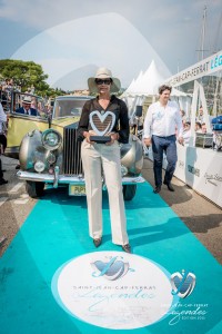 Rolls Royce Silver Wraith de 1957 à l'intérieur Hermès - Prix Spécial de l'élégance remis par Marc Gallon, organisateur de Saint-Jean-Cap-Légendes