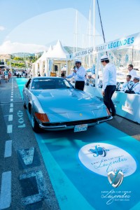 Le duo Matthieu Lamoure et Pierre Novikoff de la maison Artcurial présentant la Ferrari 365 GTB/4 Daytona de 1973 à Saint-Jean-Cap-Légendes édition 2015