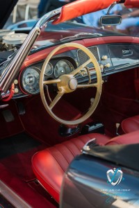 L'élégance jusqu'à intérieur de la BMW 507 Roadster de 1957 à Saint-Jean-Cap-Légendes édition 2015 - Concours d’état