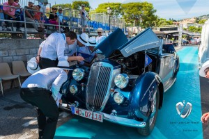 Lancia Astura Cabriolet Pinin Farina de 1937 en pleine inspection par le jury du Concours d’état à Saint-Jean-Cap-Légendes édition 2015